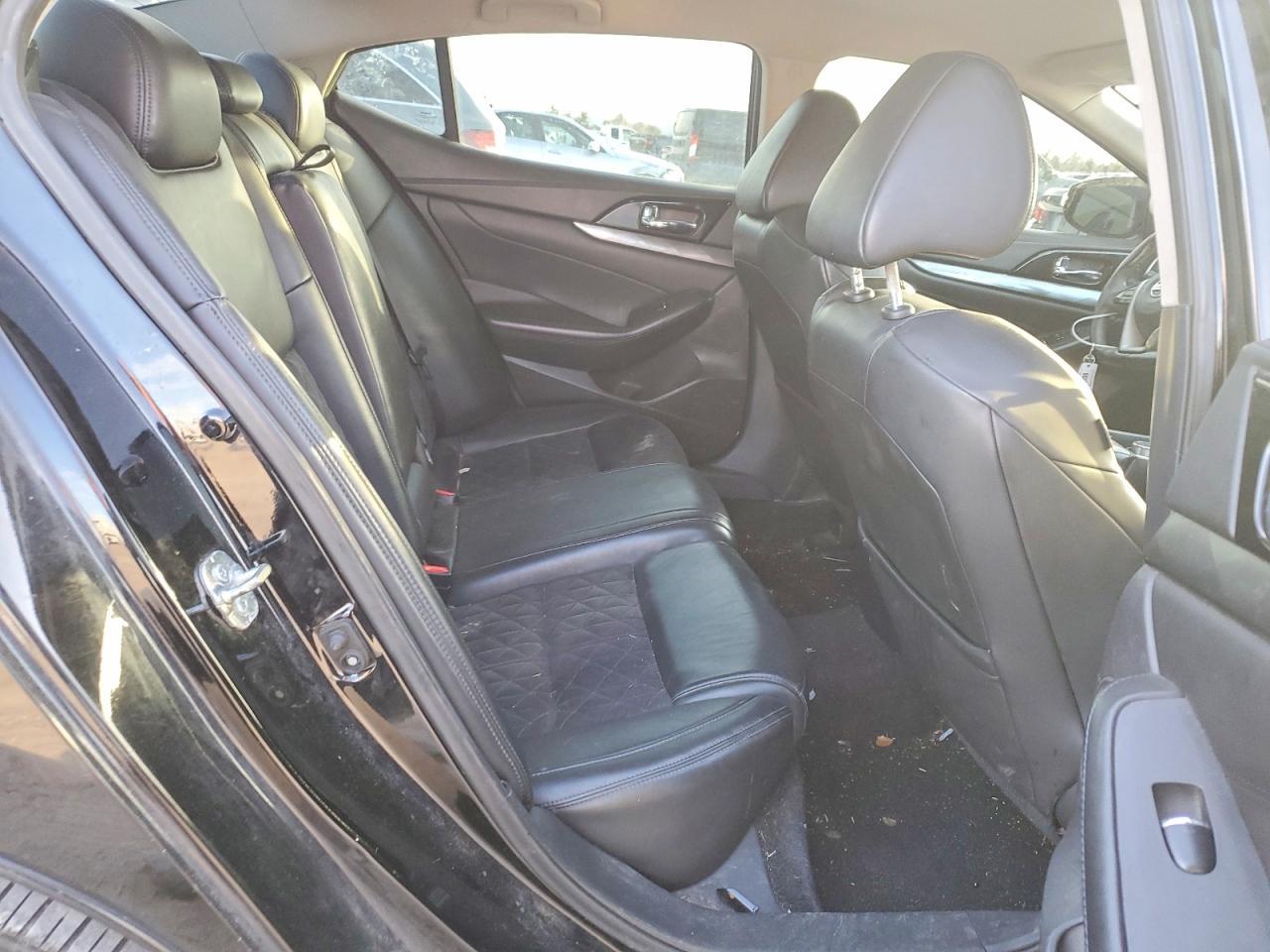 2017 NISSAN Maxima