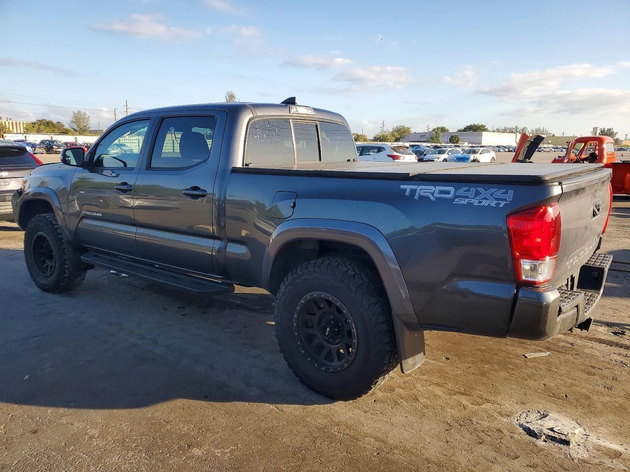 2016 TOYOTA TACOMA