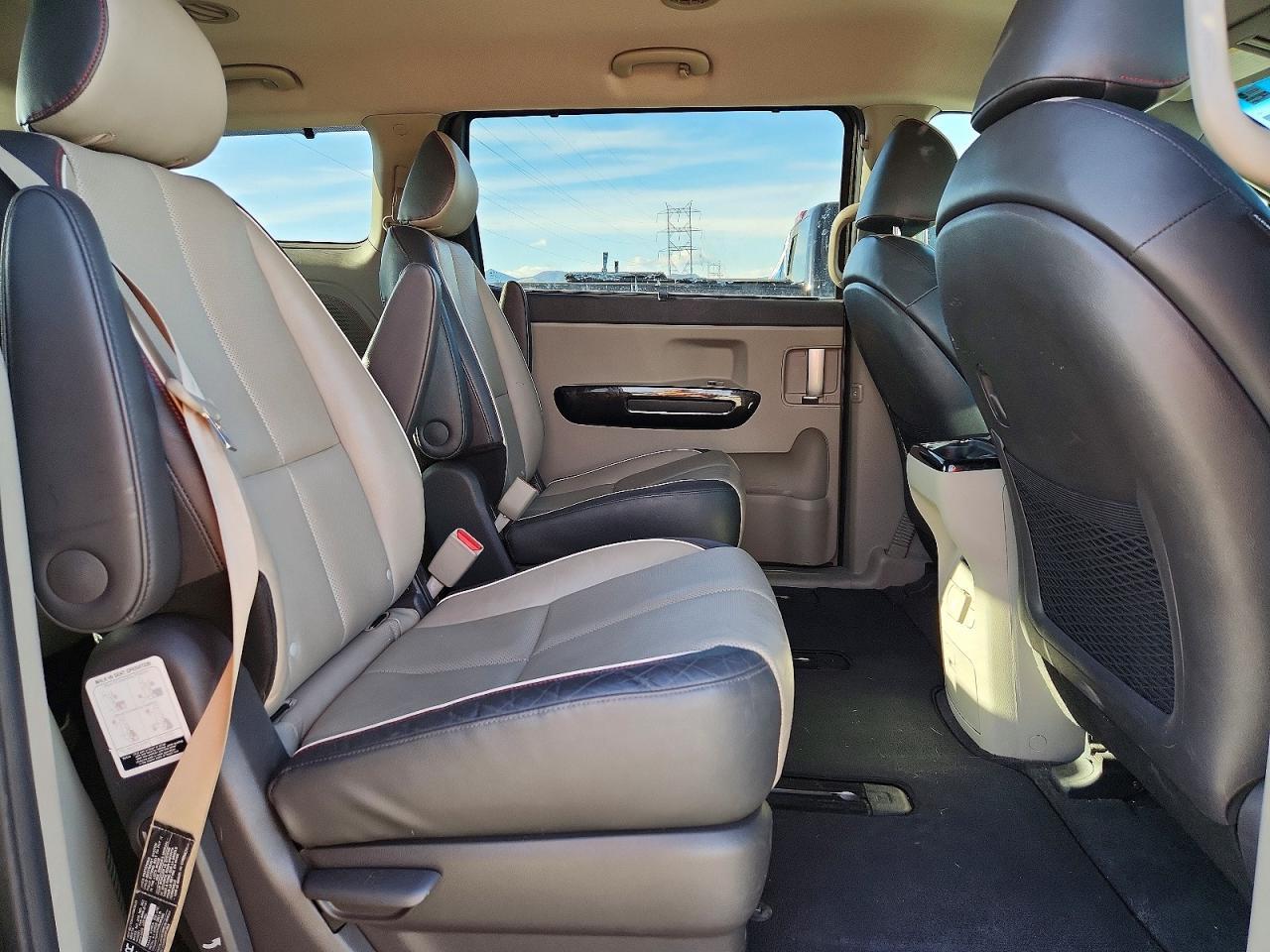 2016 KIA SEDONA