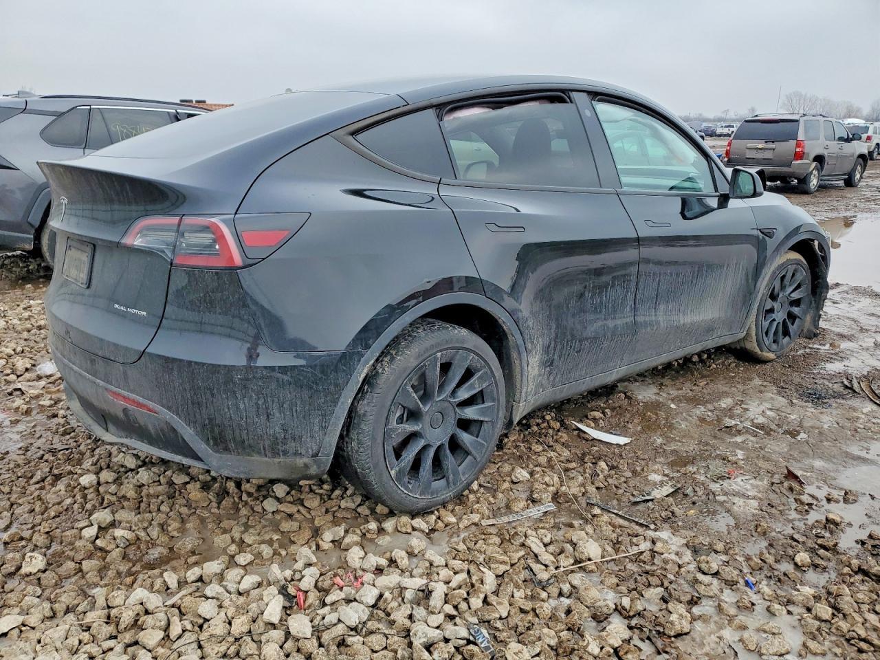 2023 TESLA MODEL Y
