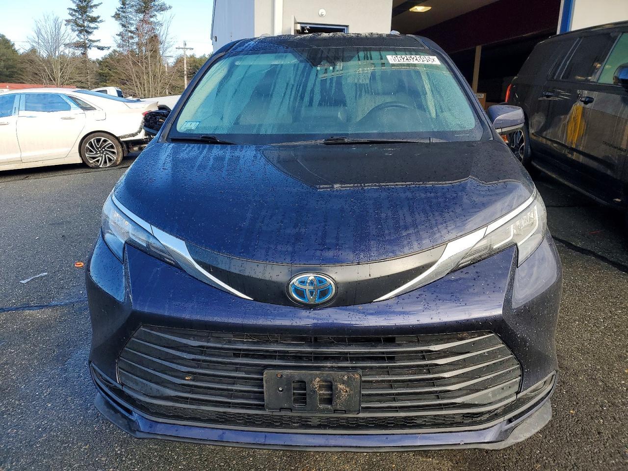 2022 TOYOTA SIENNA