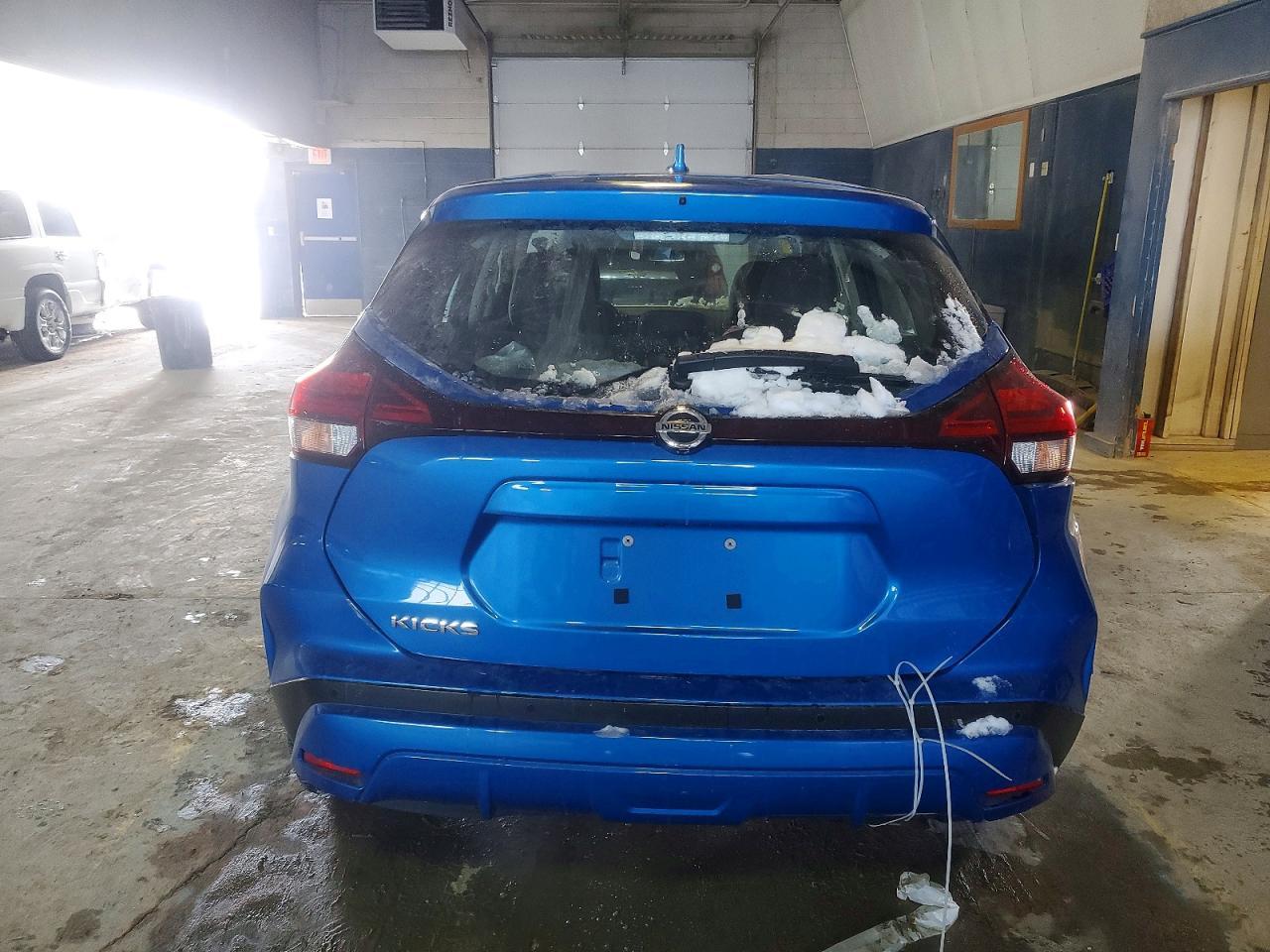 2021 NISSAN KICKS