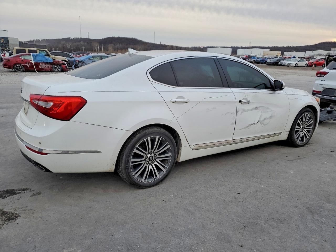 2014 KIA Cadenza