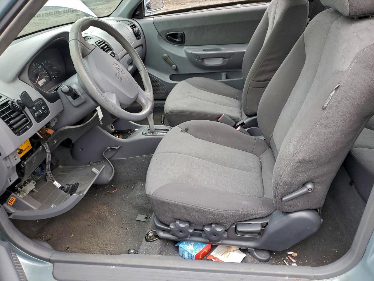 2004 HYUNDAI ACCENT