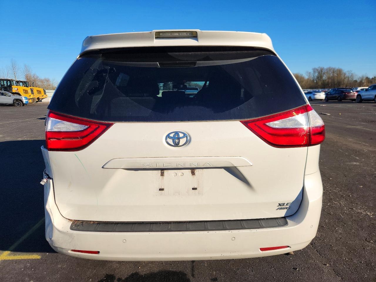 2018 TOYOTA SIENNA