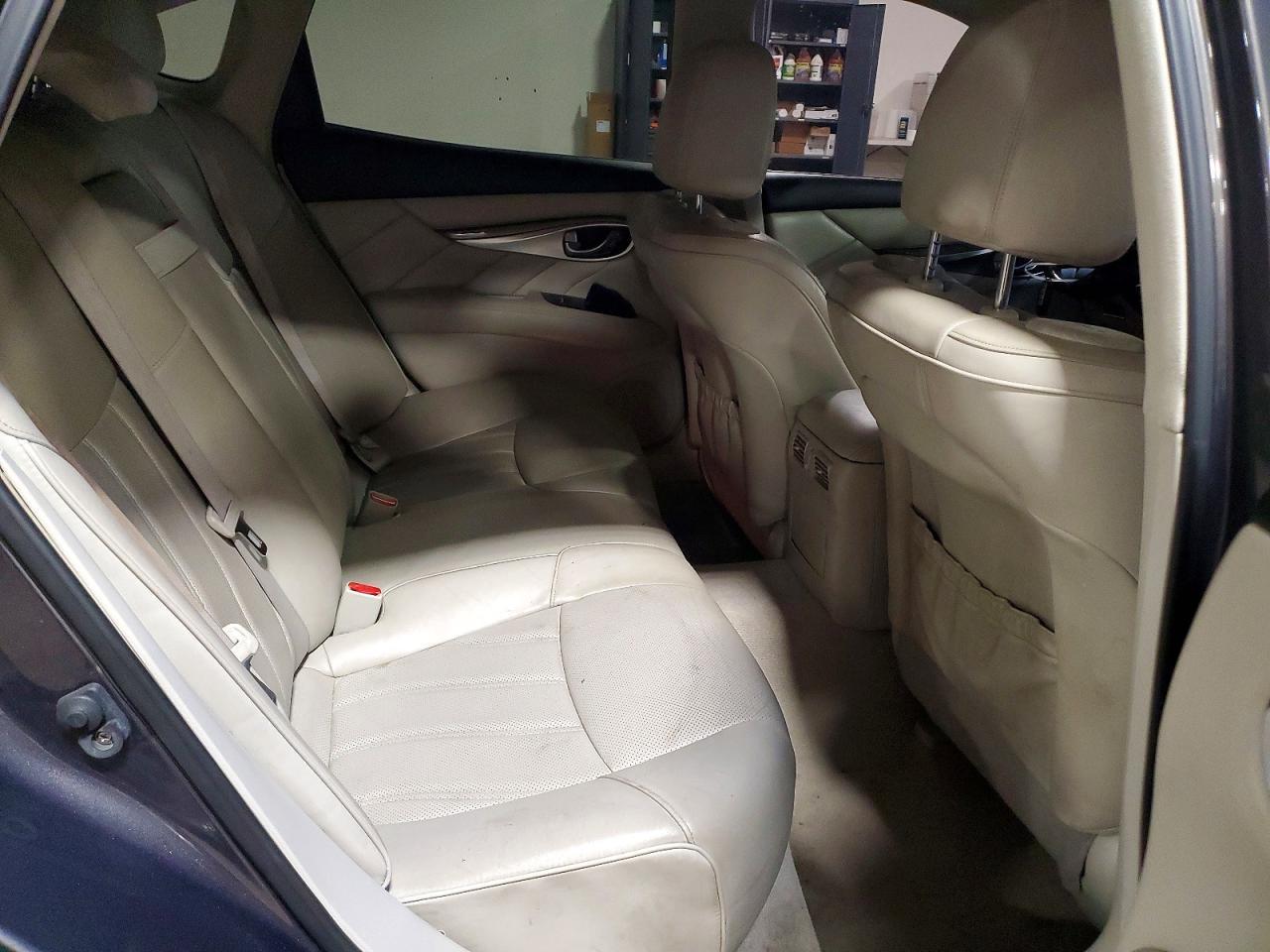 2012 INFINITI M37