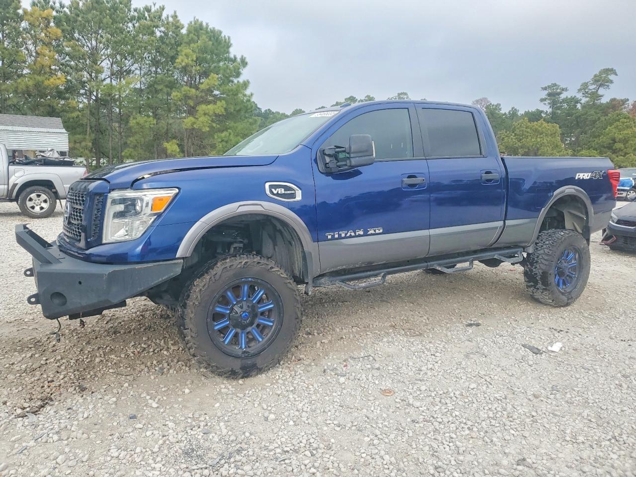 2016 NISSAN Titan