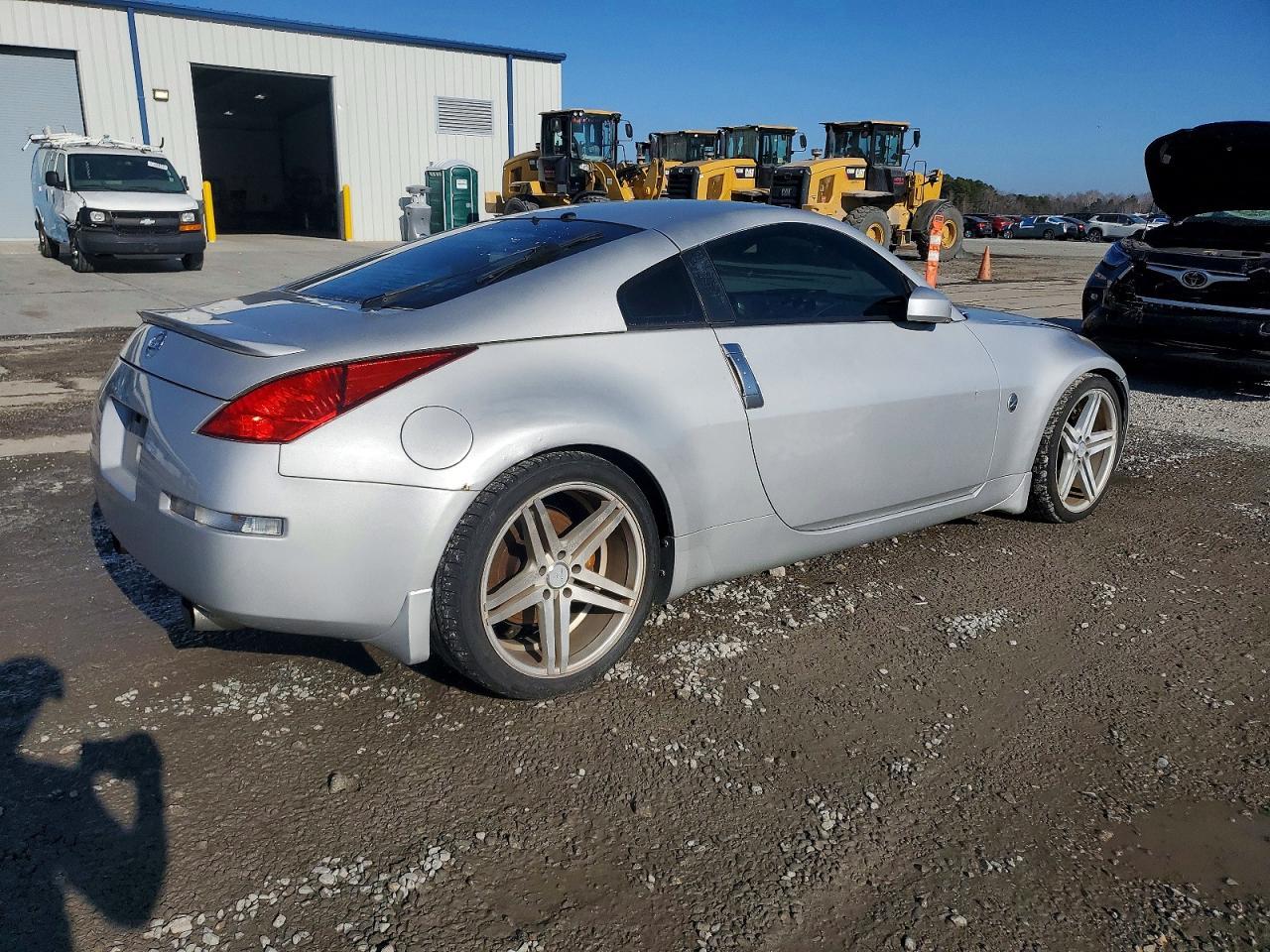 2003 NISSAN Z