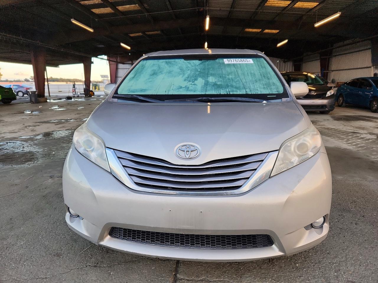2015 TOYOTA SIENNA