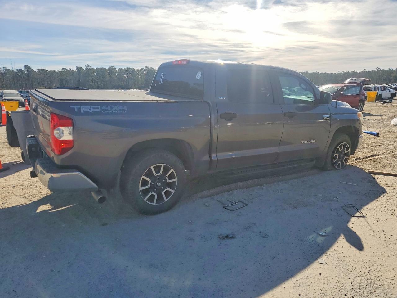 2017 TOYOTA TUNDRA