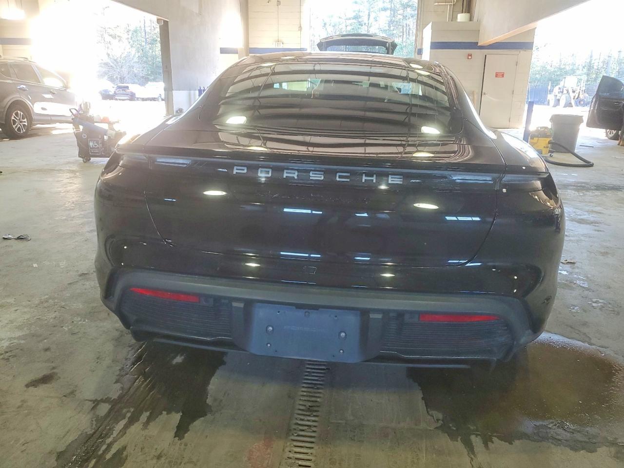 2021 PORSCHE Taycan