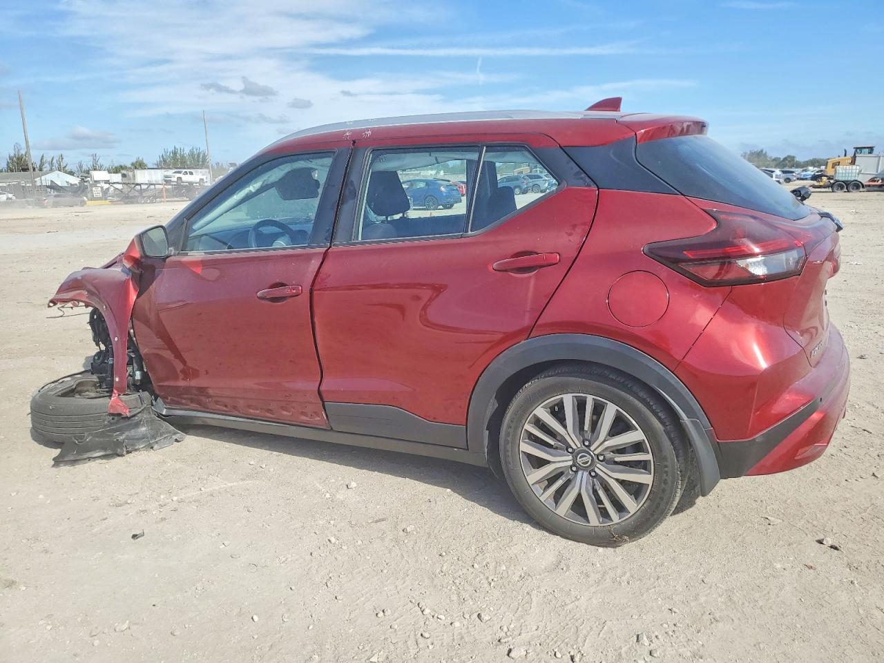 2021 NISSAN KICKS
