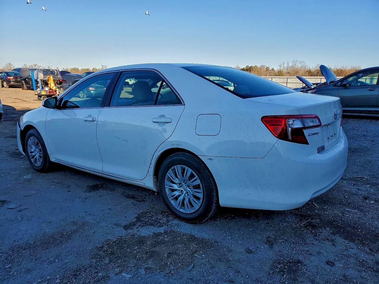 2014 TOYOTA CAMRY