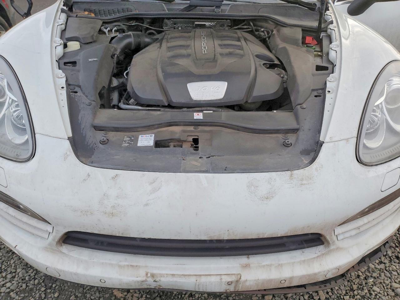 2013 PORSCHE CAYENNE