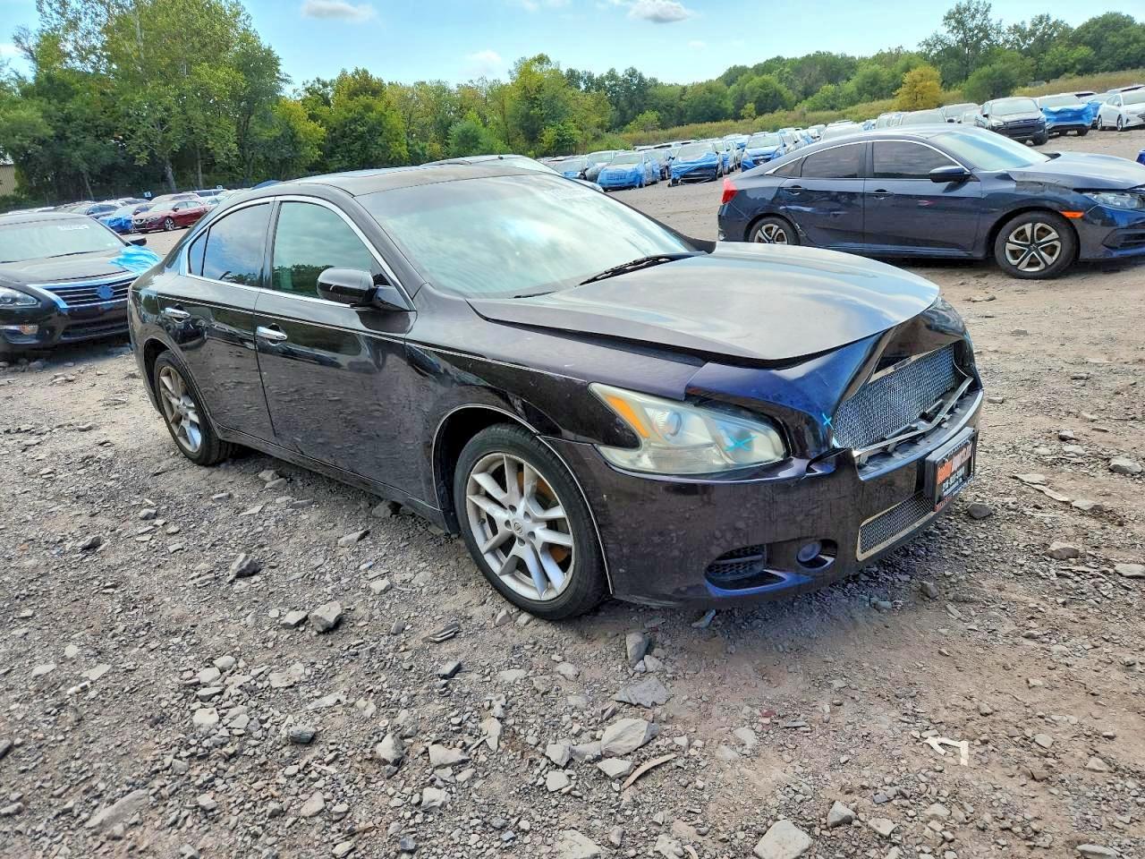 2011 NISSAN Maxima