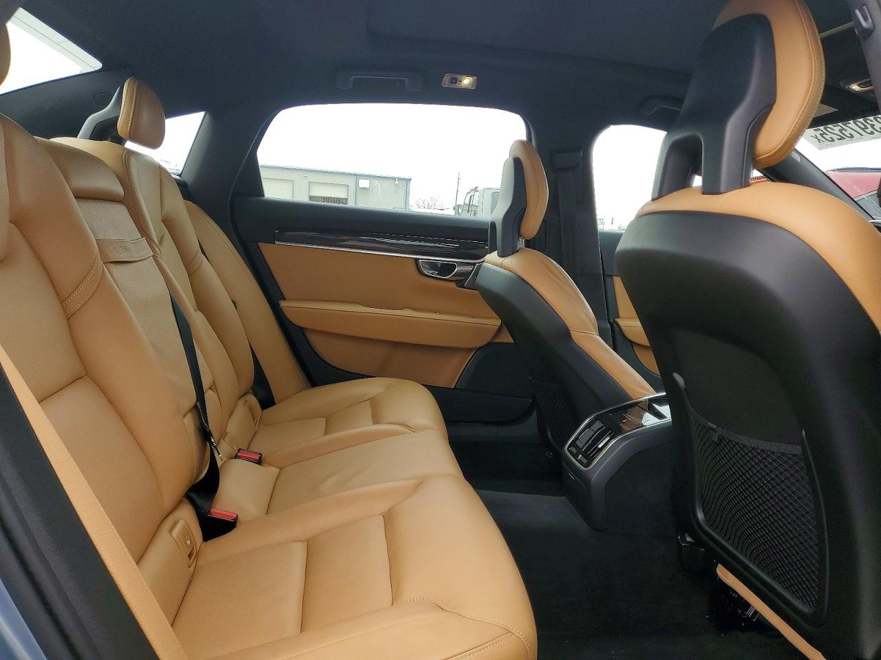 2018 VOLVO S90