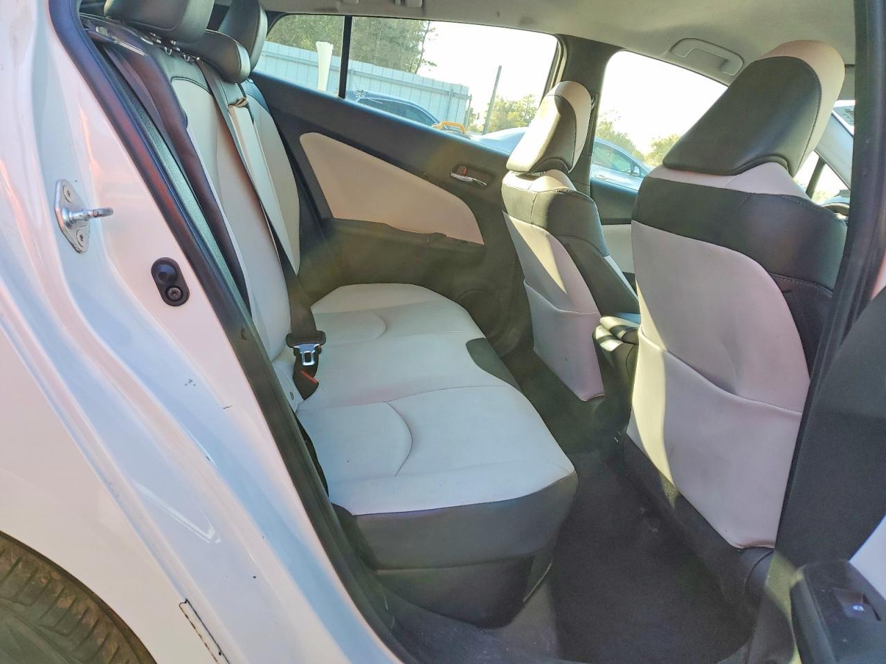 2017 TOYOTA PRIUS
