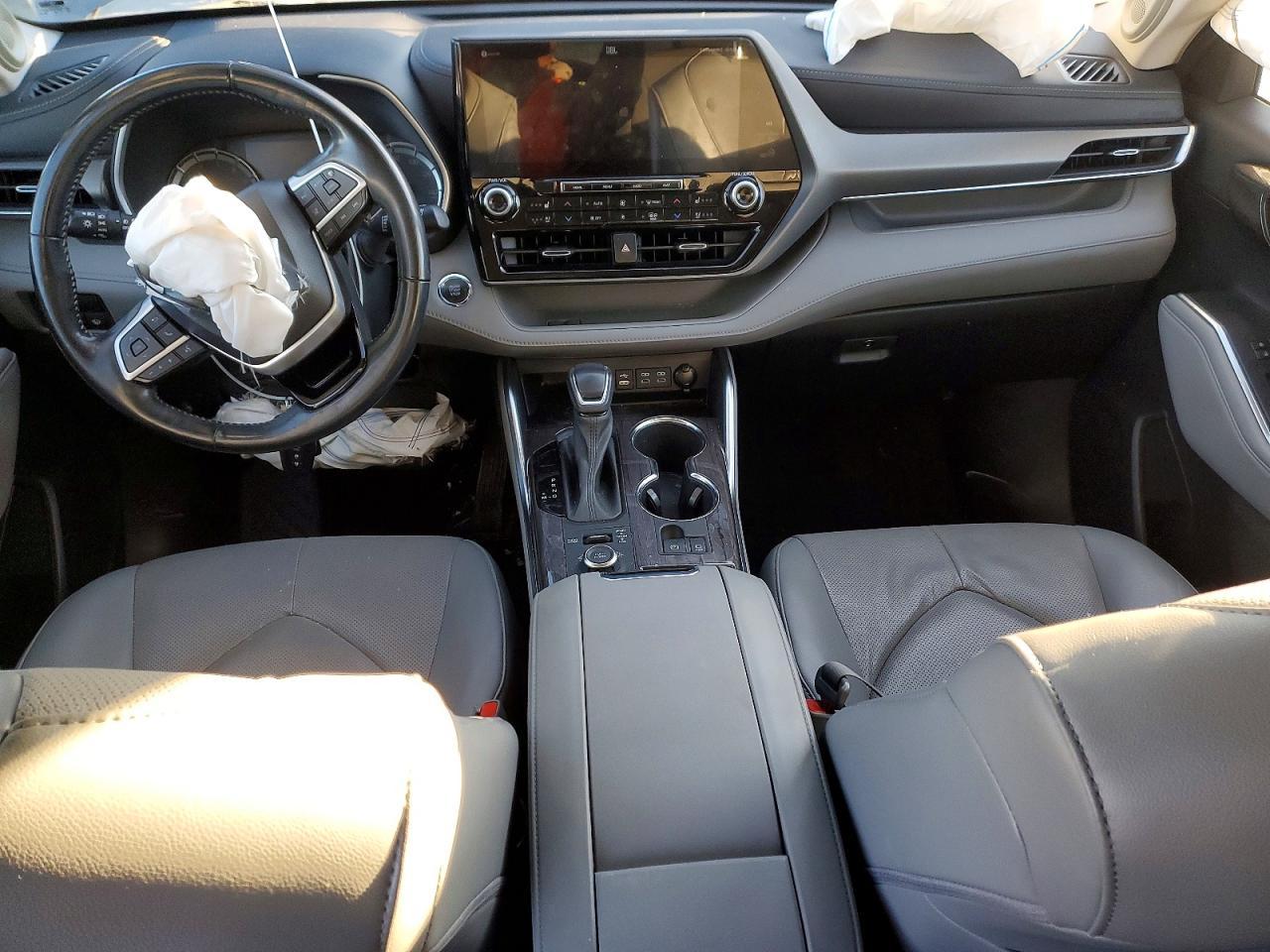 2022 TOYOTA HIGHLANDER