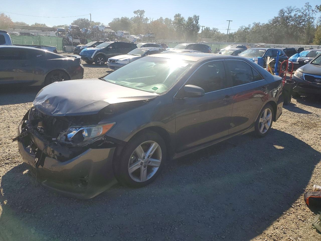 2014 TOYOTA CAMRY