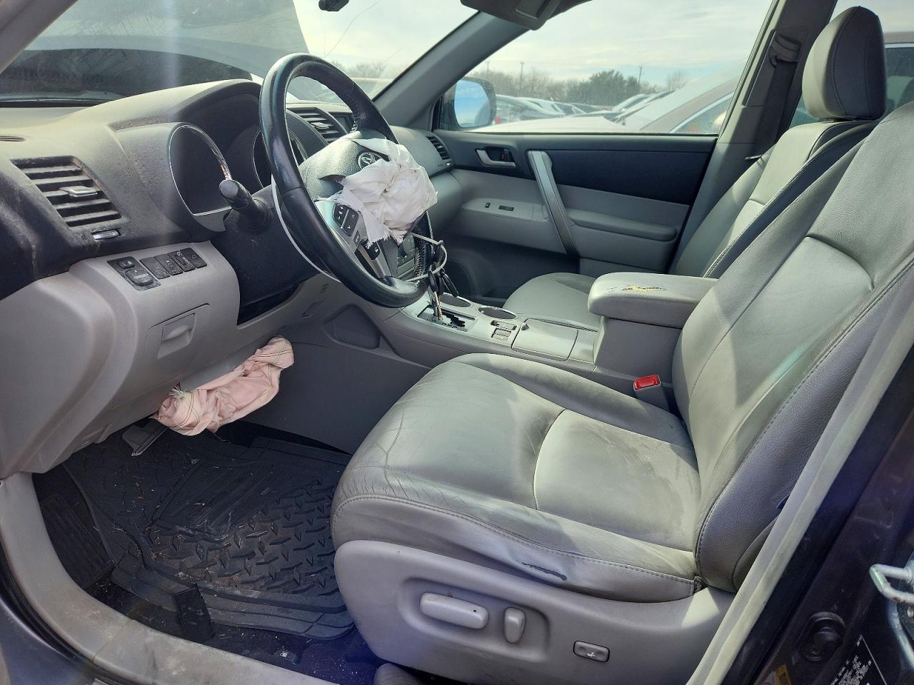 2012 TOYOTA HIGHLANDER