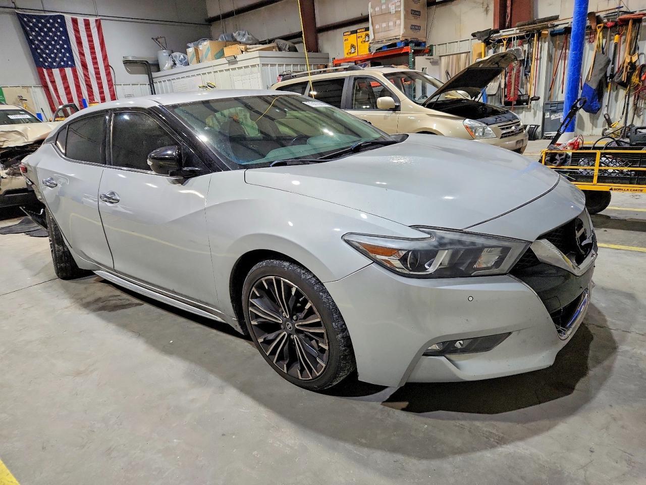 2017 NISSAN Maxima