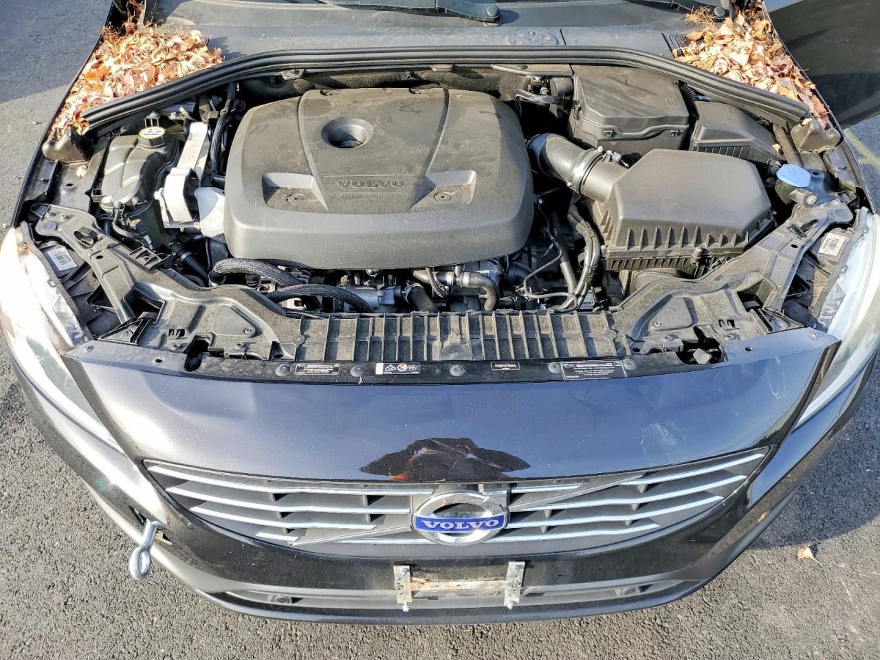 2015 VOLVO S60