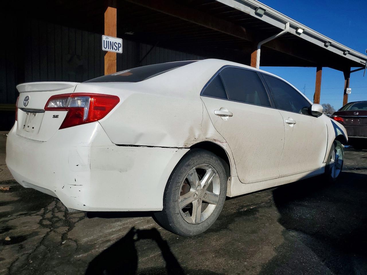 2014 TOYOTA CAMRY