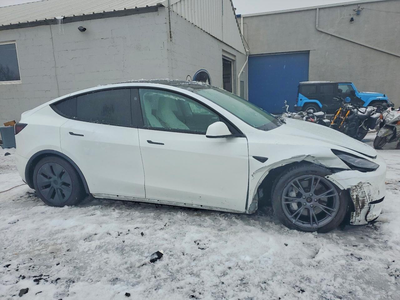 2024 TESLA MODEL Y