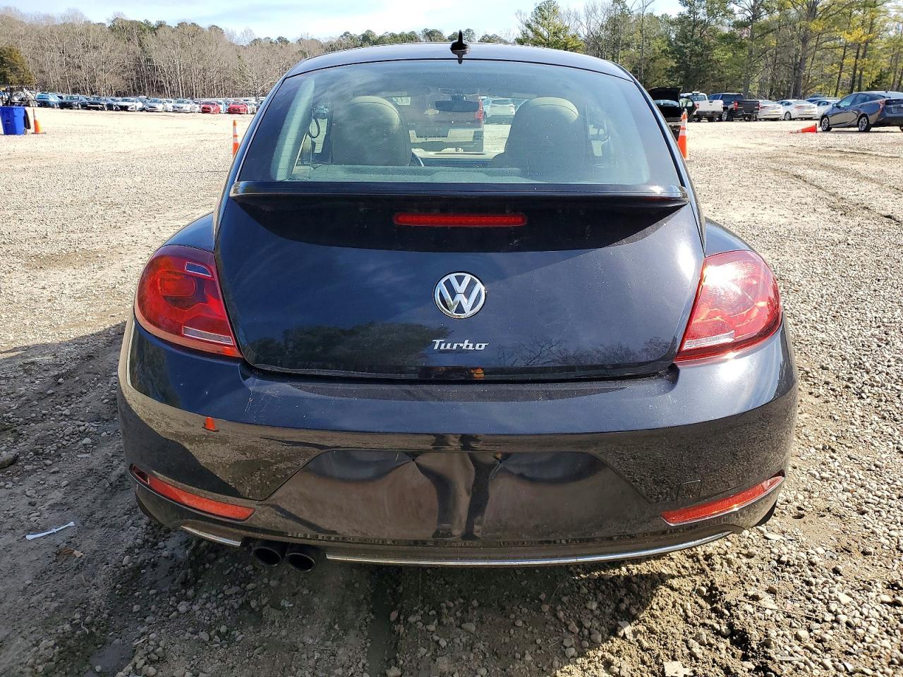 2018 VOLKSWAGEN Beetle