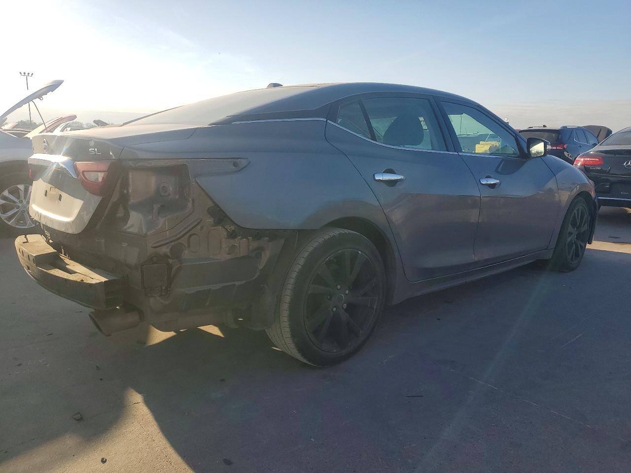 2016 NISSAN Maxima