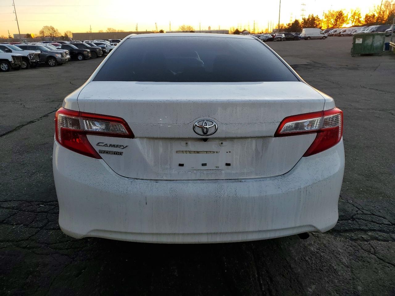 2014 TOYOTA CAMRY