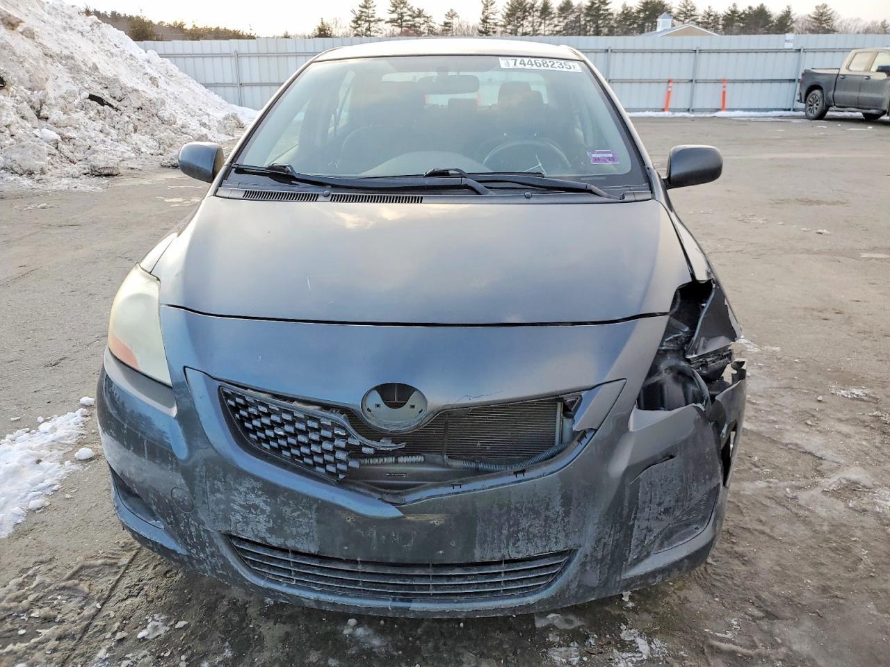 2011 TOYOTA YARIS