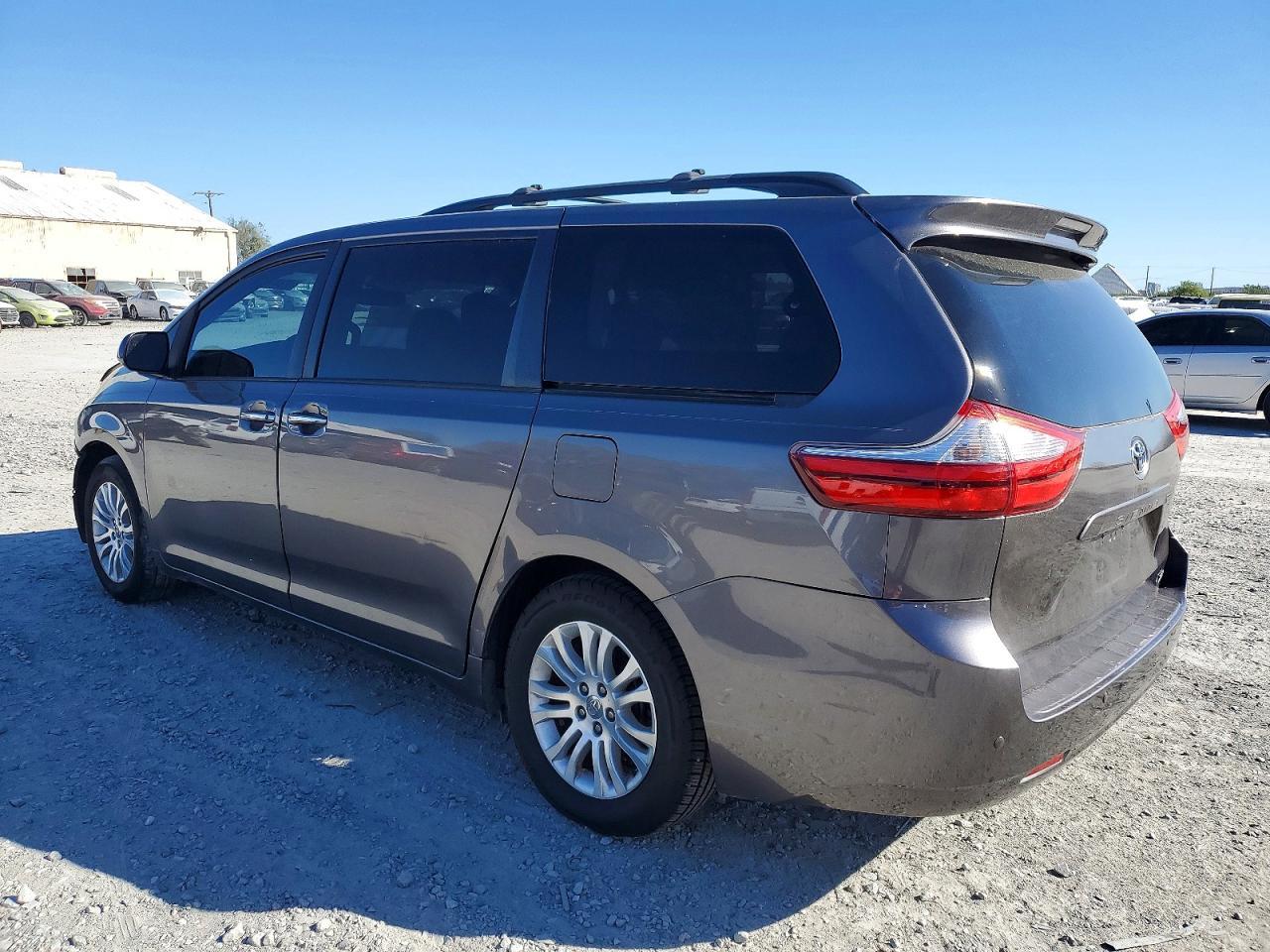 2015 TOYOTA SIENNA