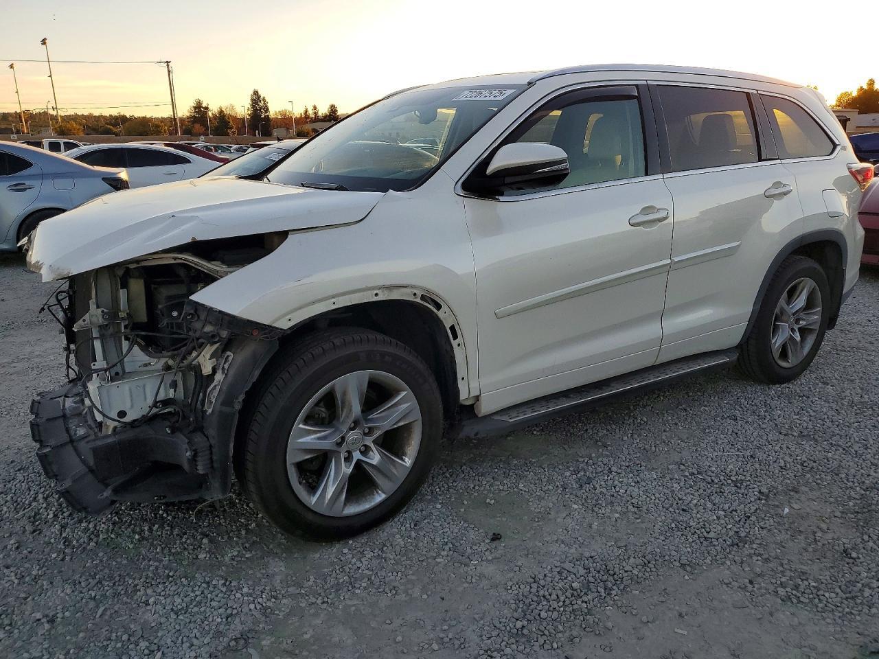 2014 TOYOTA HIGHLANDER