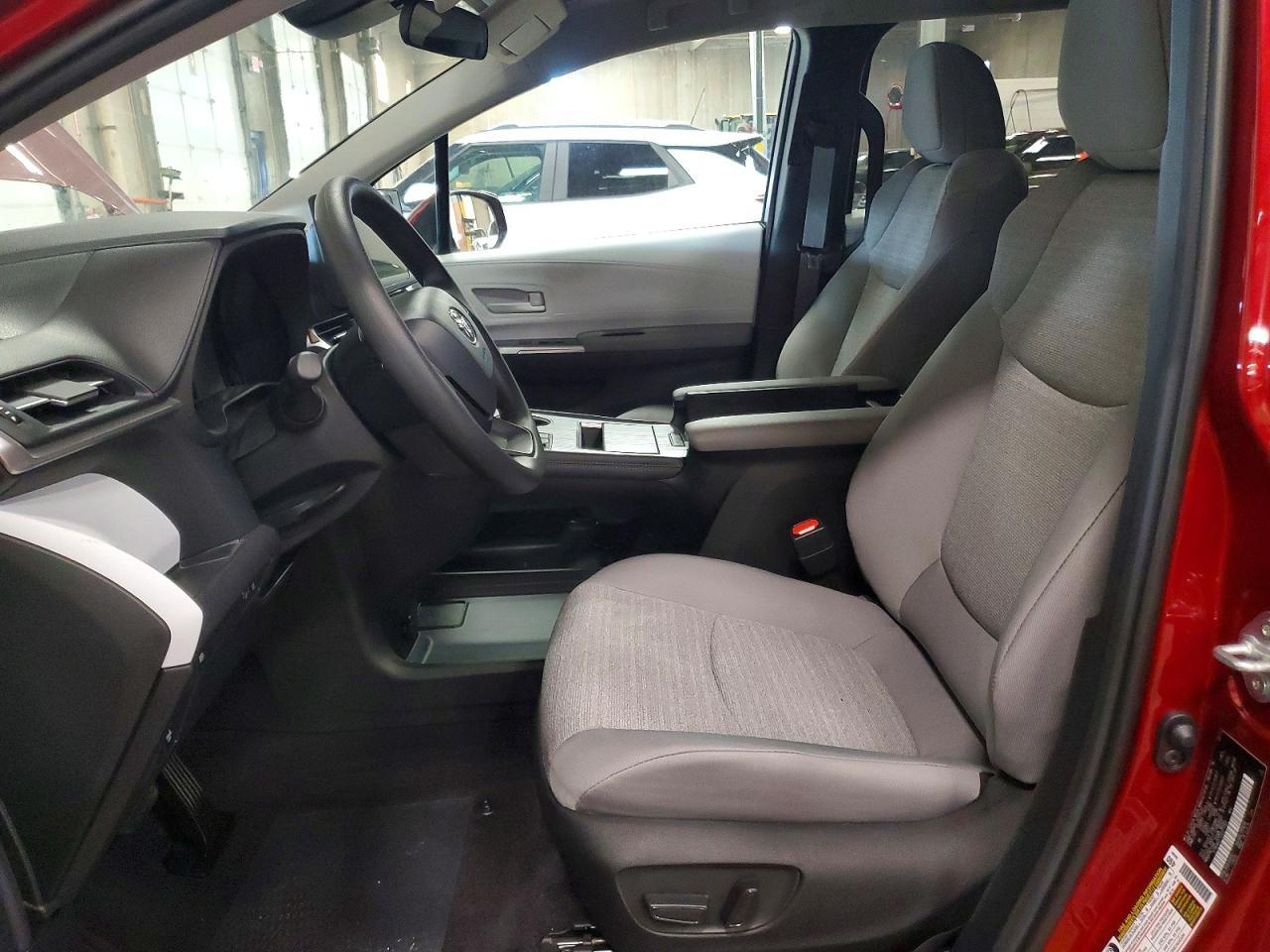 2025 TOYOTA SIENNA
