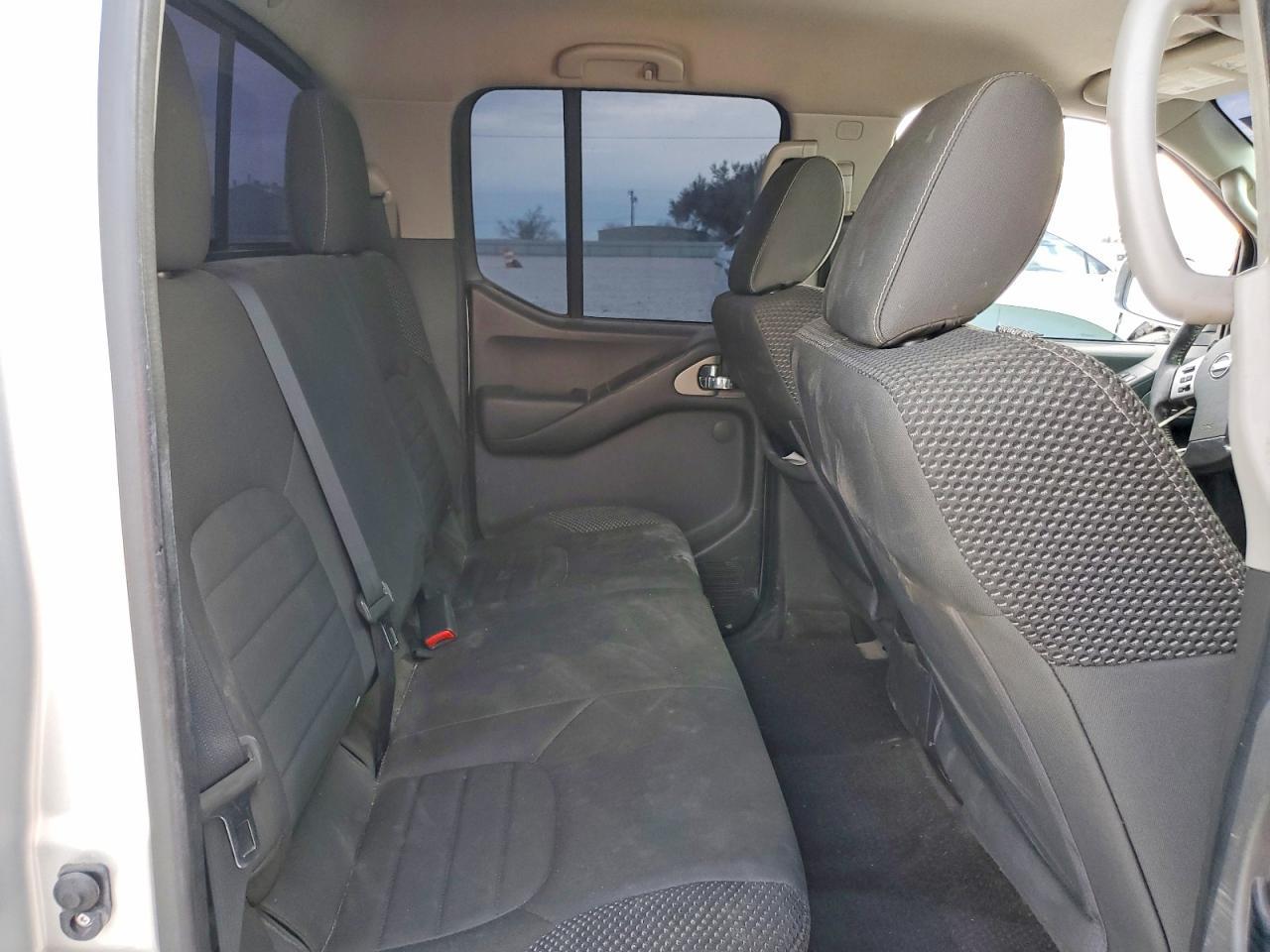 2016 NISSAN Frontier