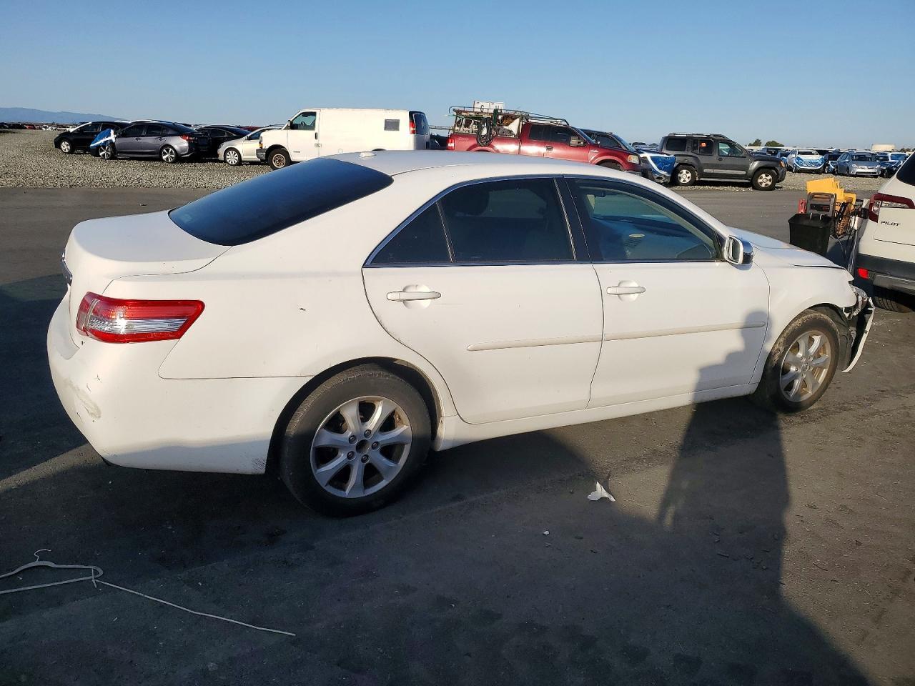 2011 TOYOTA CAMRY
