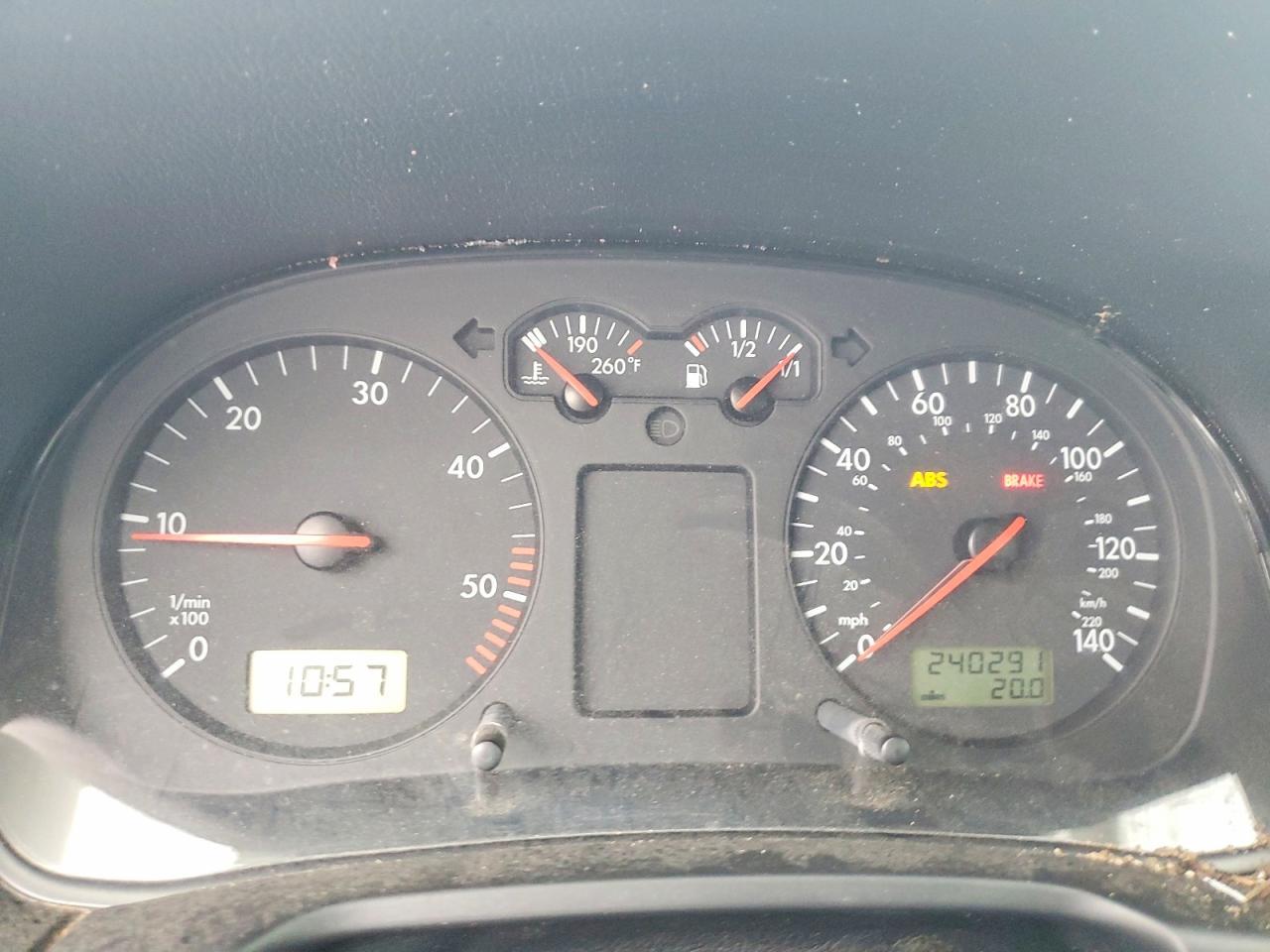 2003 VOLKSWAGEN GOLF