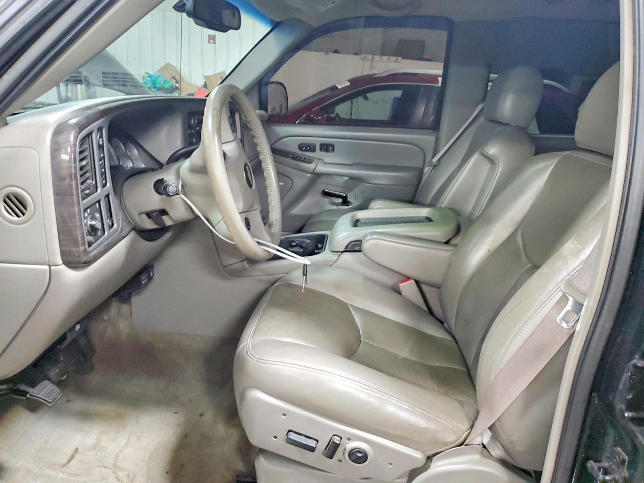 2004 CHEVROLET Tahoe