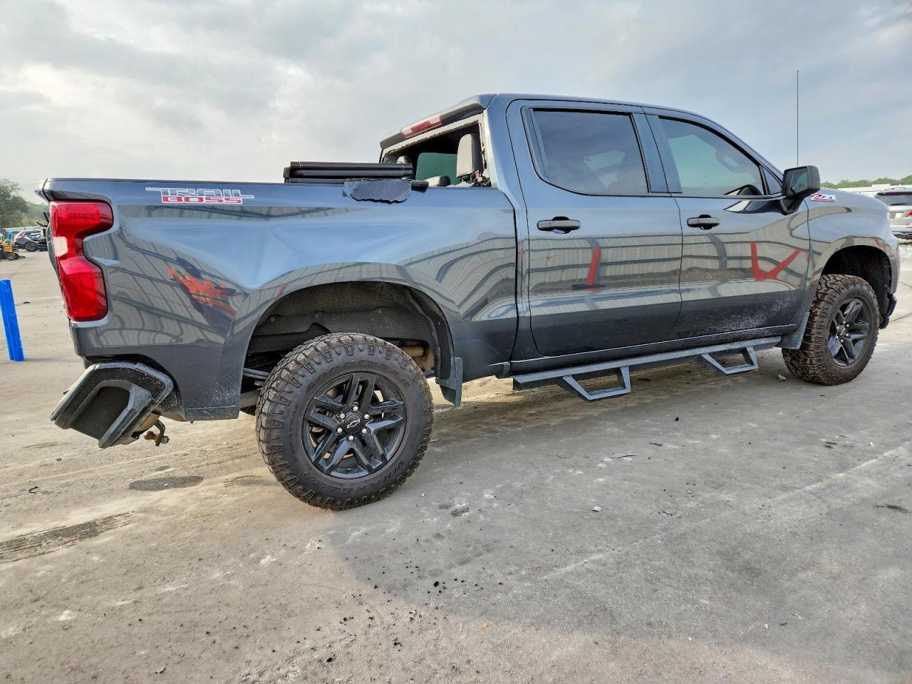 2021 CHEVROLET Silverado