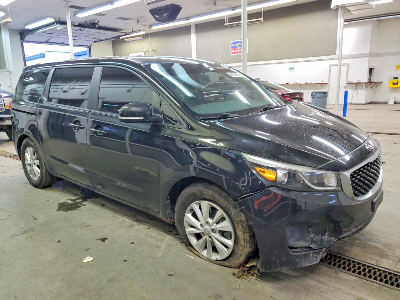 2015 KIA SEDONA