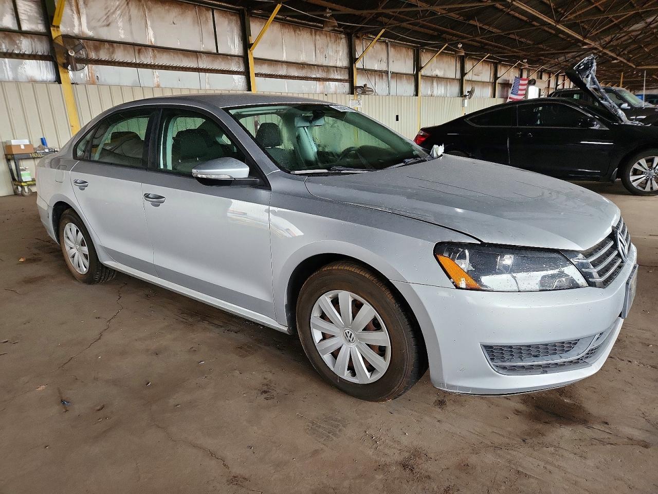 2012 VOLKSWAGEN Passat