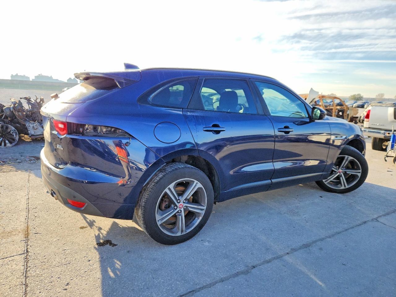 2017 JAGUAR F-Pace
