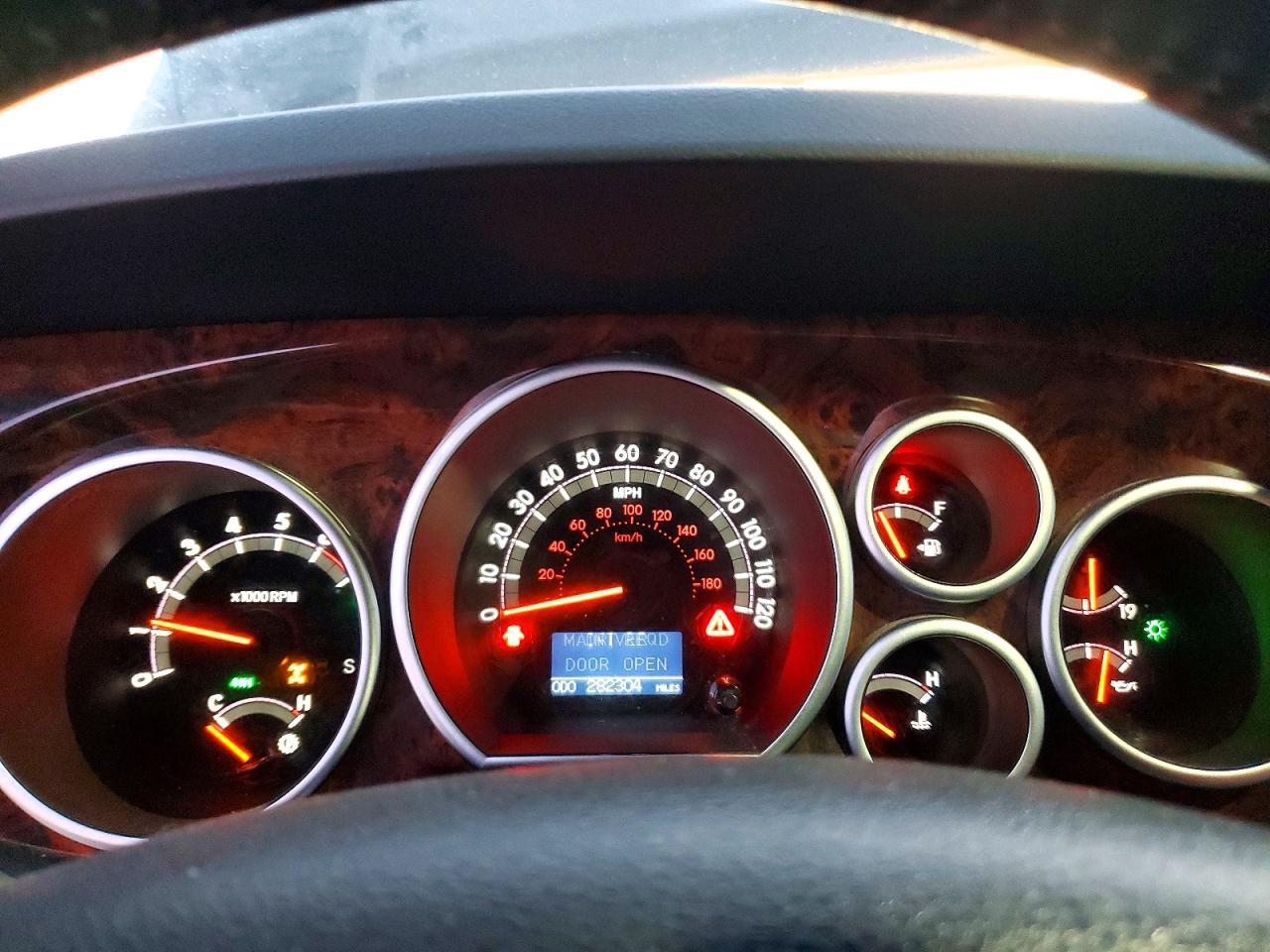 2010 TOYOTA Sequoia