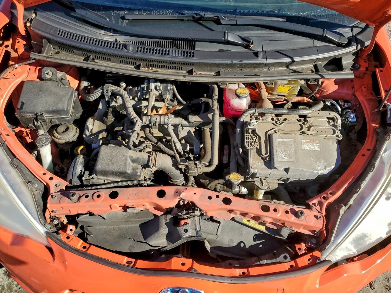 2013 TOYOTA Prius c