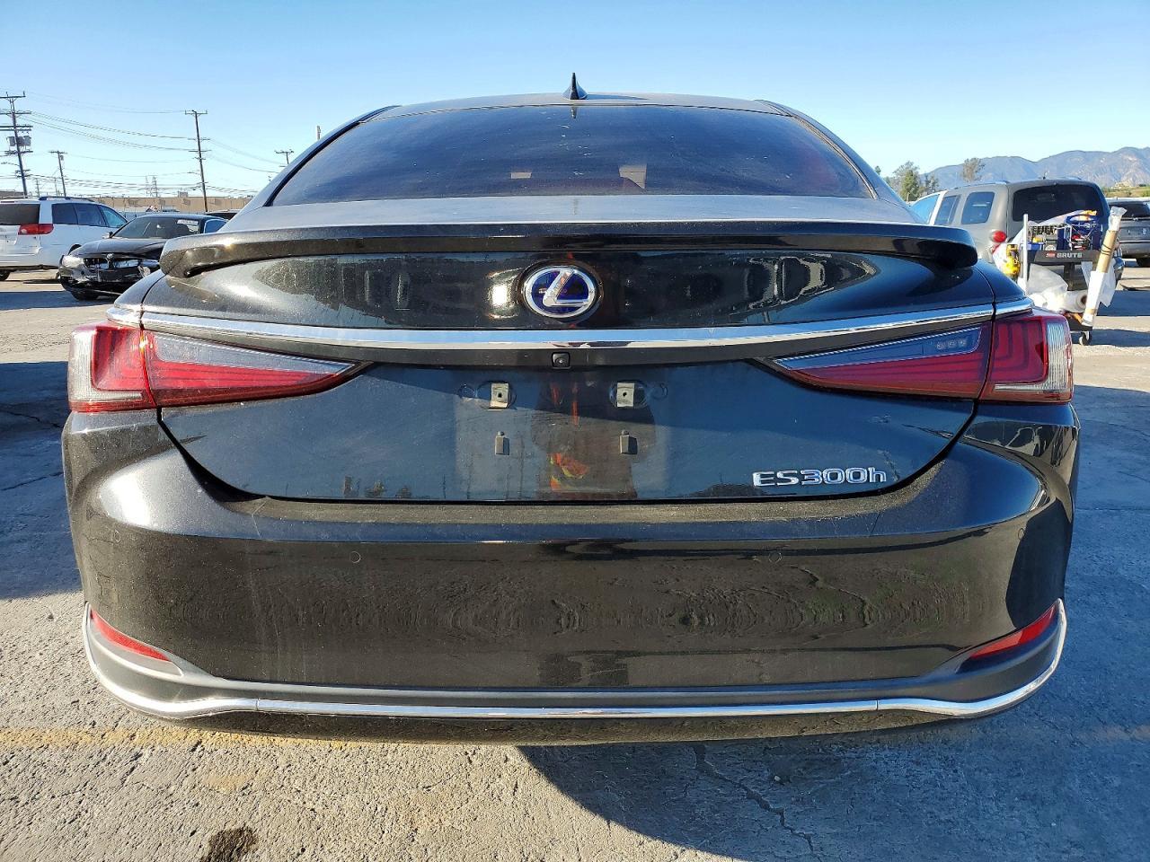 2020 LEXUS ES 300H
