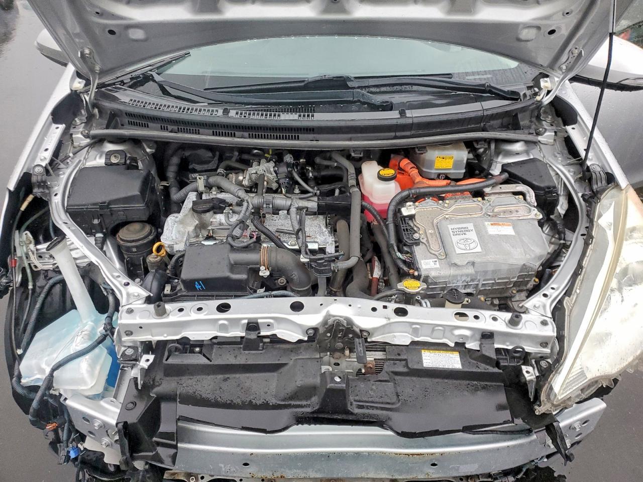 2014 TOYOTA Prius c
