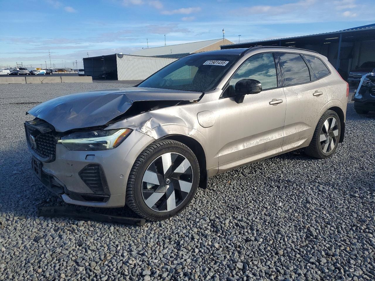2025 VOLVO XC60