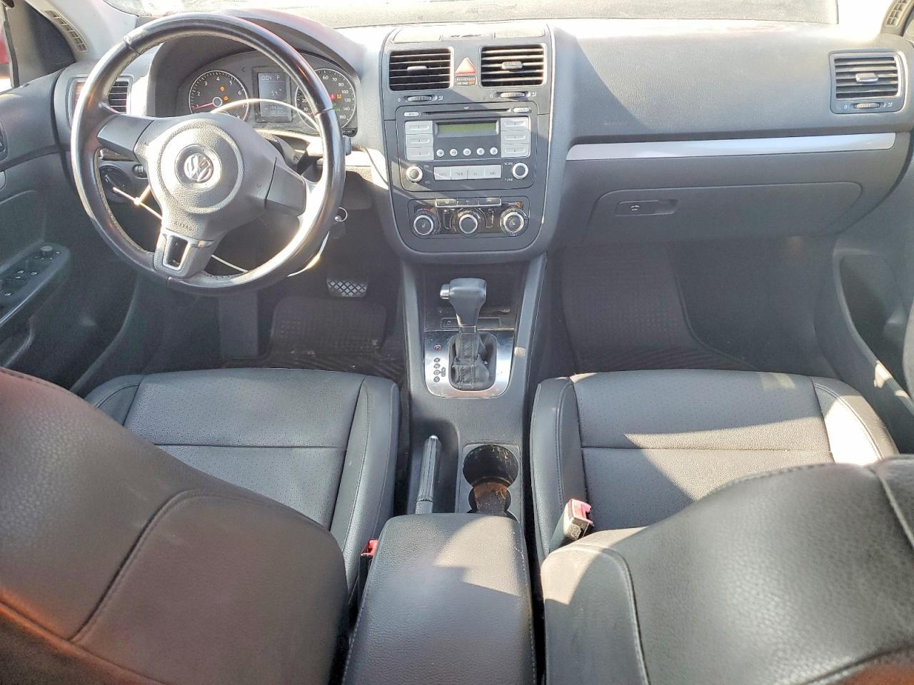 2010 VOLKSWAGEN JETTA