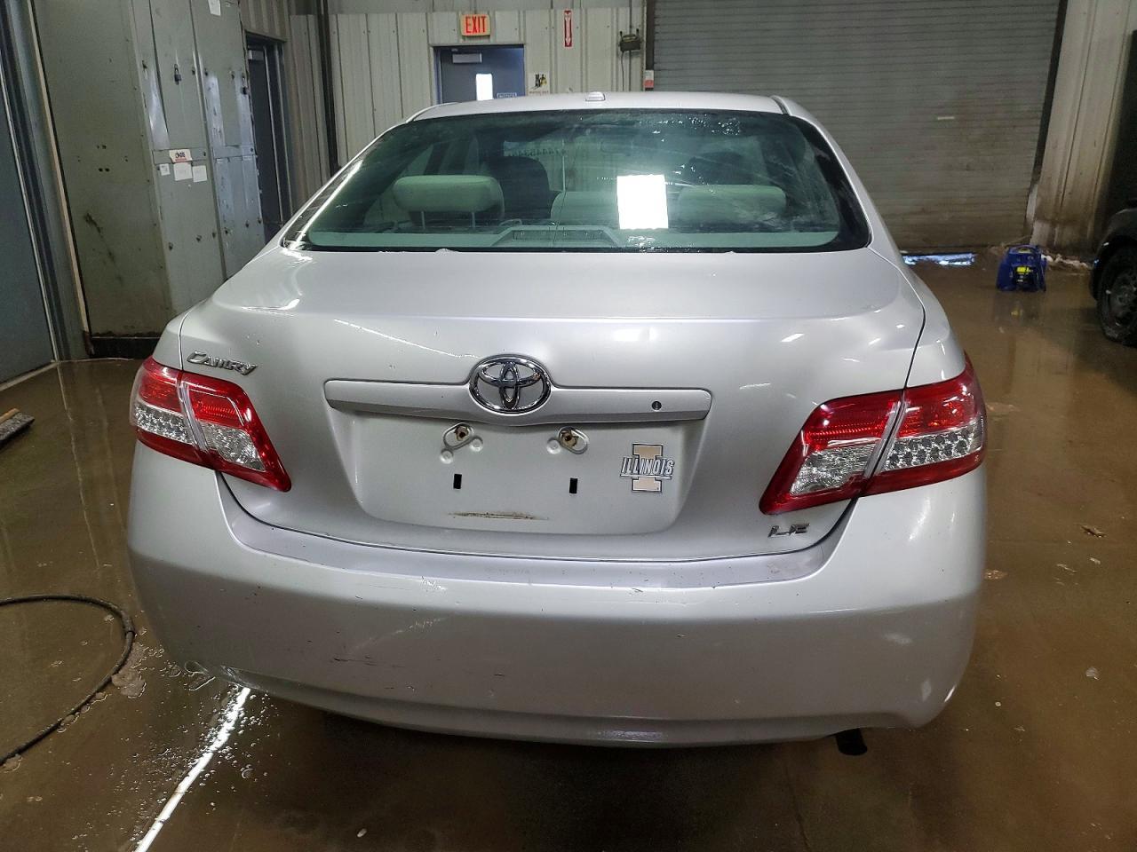 2011 TOYOTA CAMRY